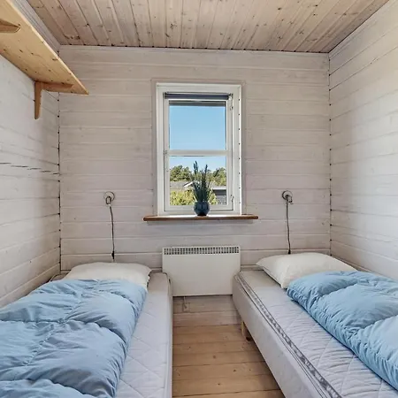 2 Bedroom Amazing In Prázdninový dům Skjern