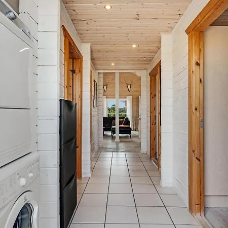 2 Bedroom Amazing In Prázdninový dům *